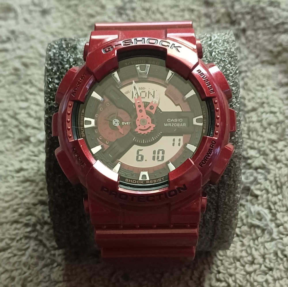 CASIO G-SHOCK GA110 ( METALLIC RED )